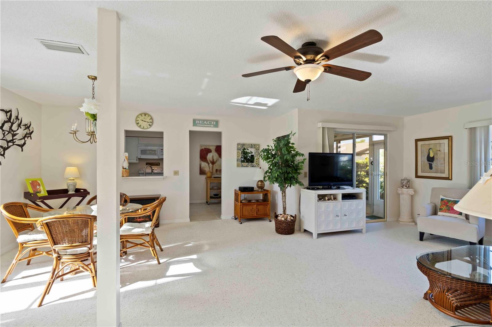 Image 5 of 38 For 609 Deerwood Avenue