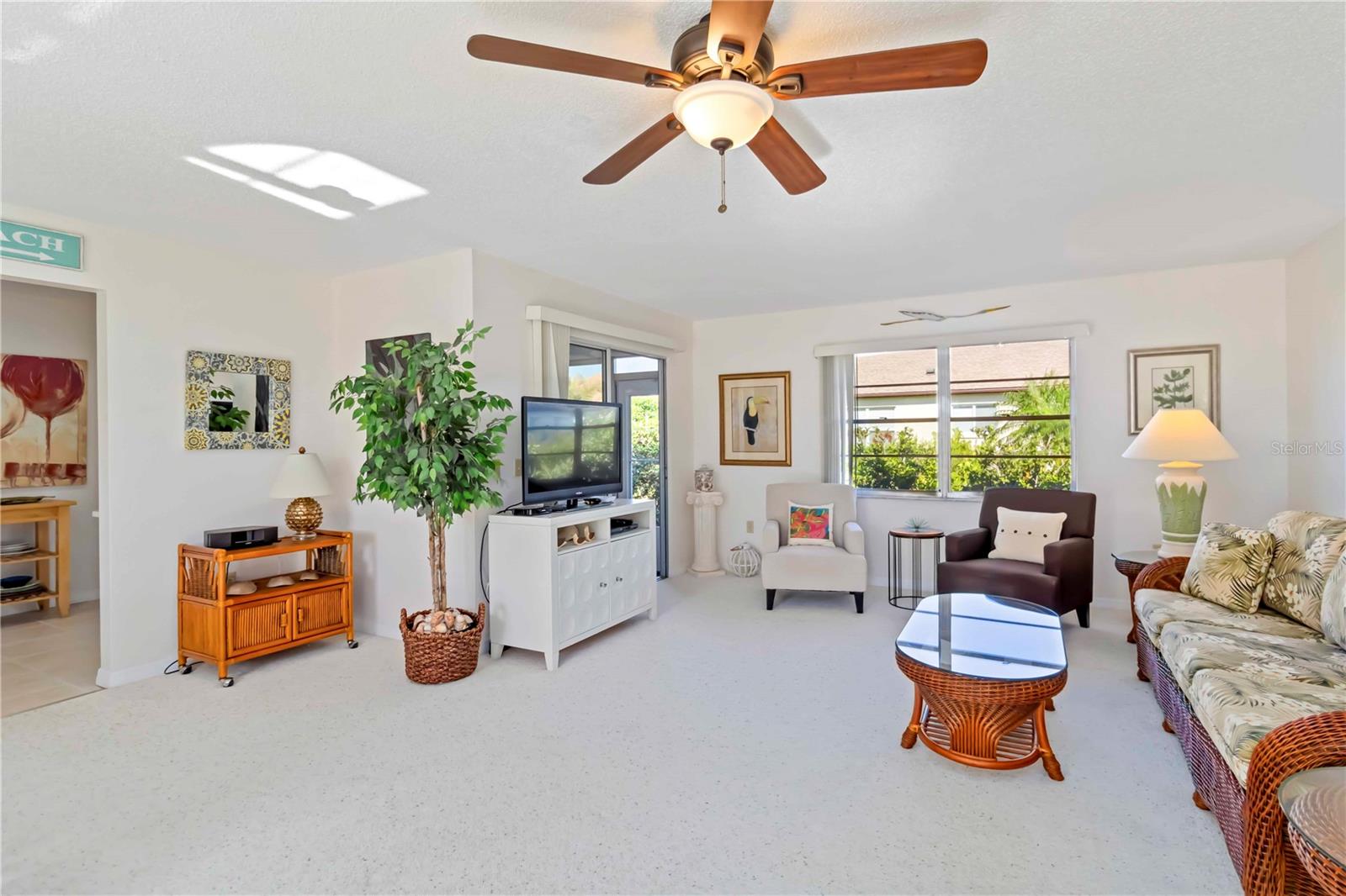 Image 8 of 38 For 609 Deerwood Avenue