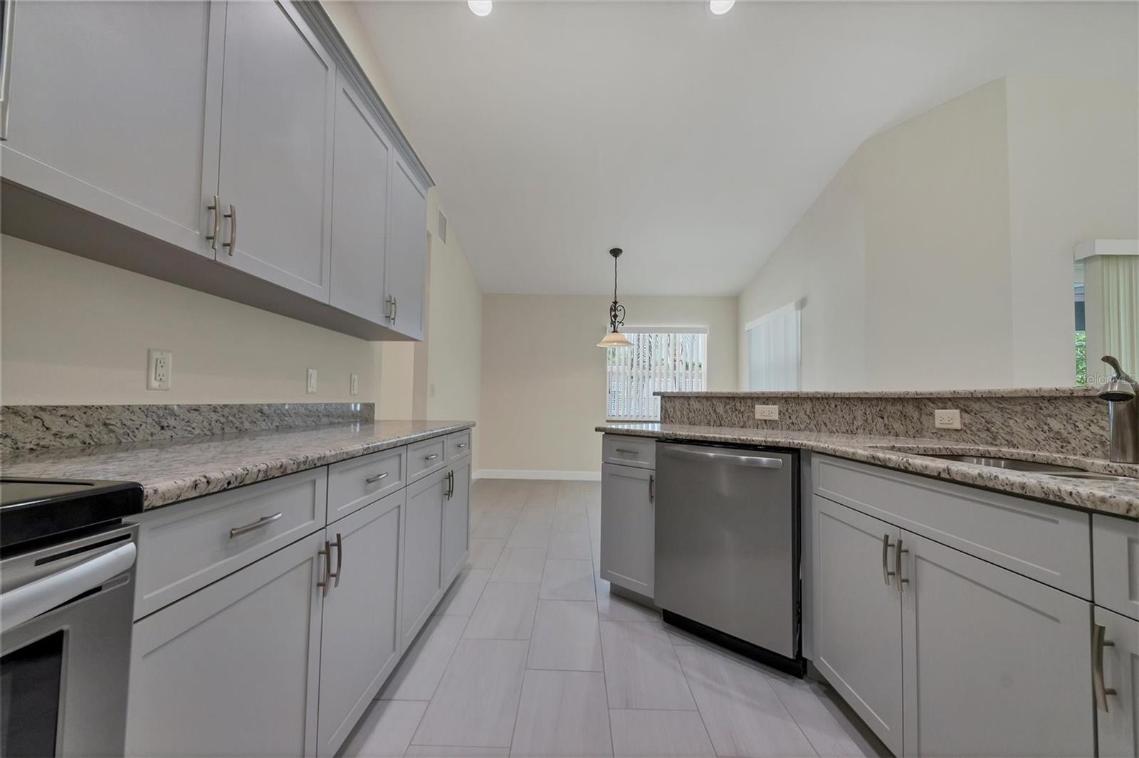 Image 12 of 22 For 5781 Elton Road
