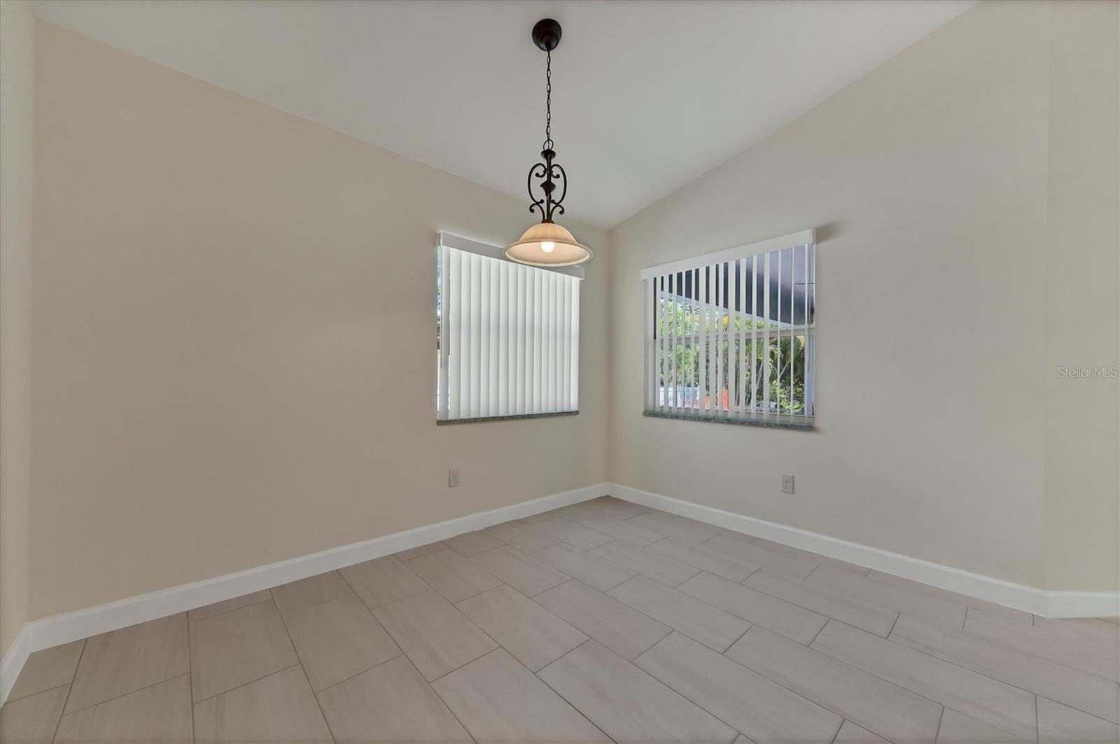 Image 14 of 22 For 5781 Elton Road