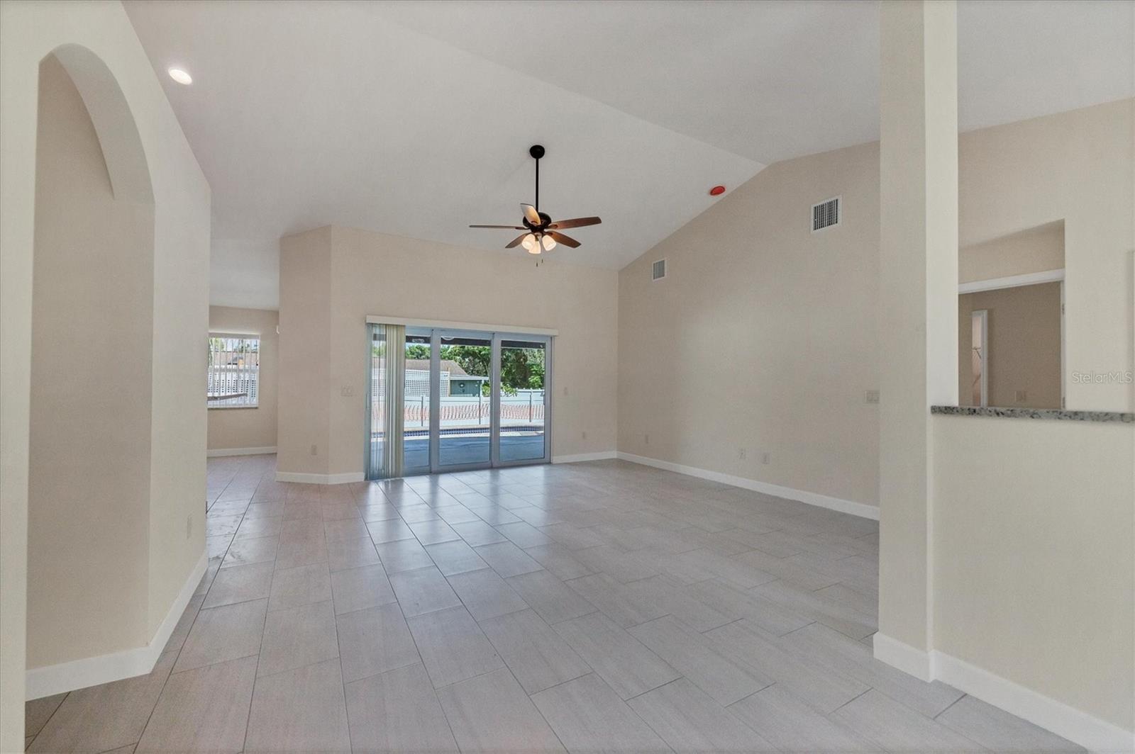 Image 4 of 22 For 5781 Elton Road