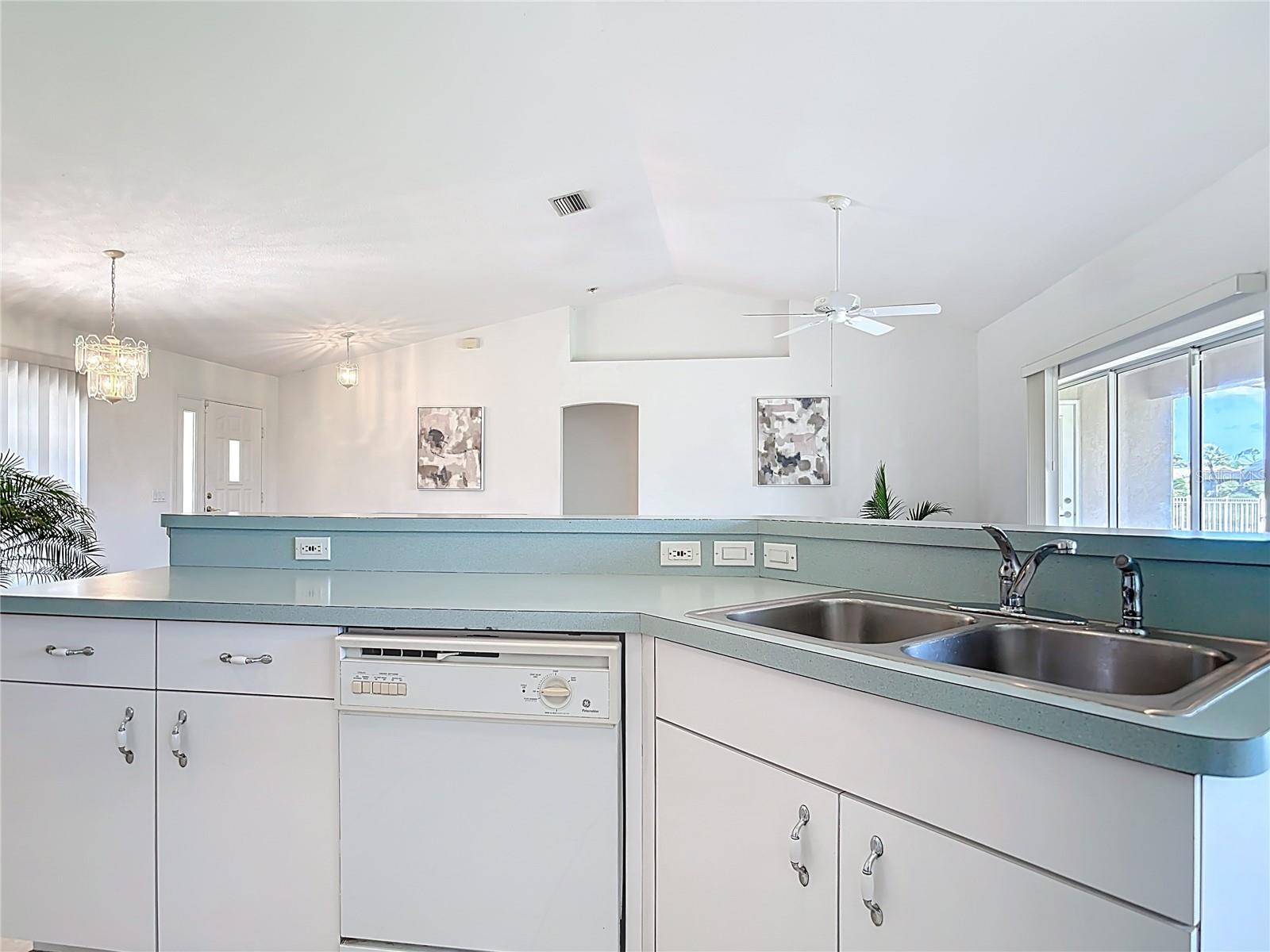 Image 20 of 58 For 104 Mark Twain Lane