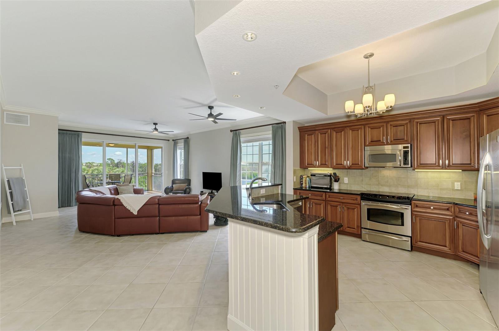 Image 11 of 72 For 8571 Amberjack Circle 204