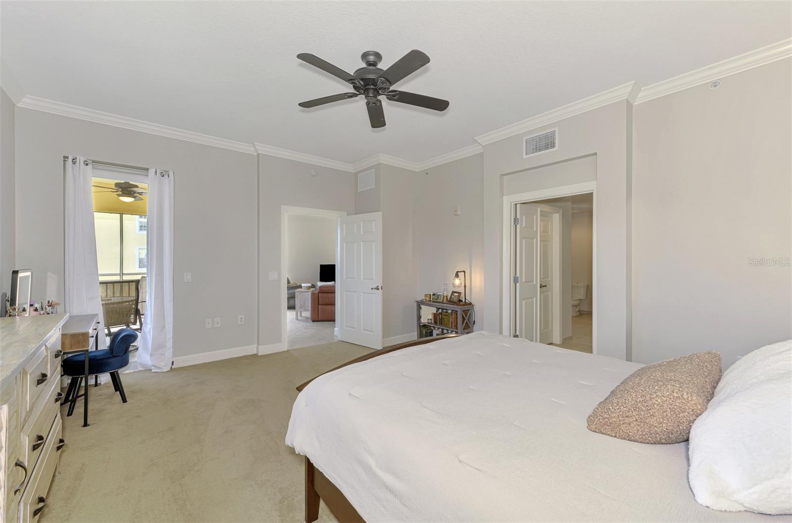 Image 31 of 72 For 8571 Amberjack Circle 204