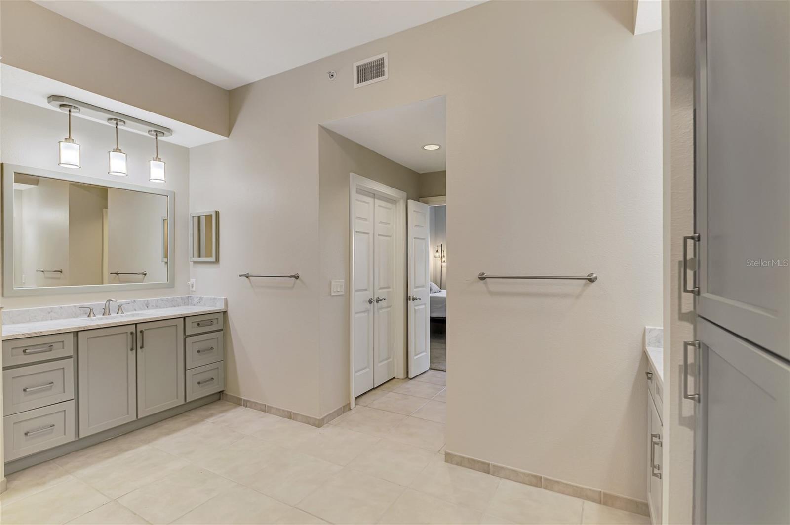 Image 36 of 72 For 8571 Amberjack Circle 204