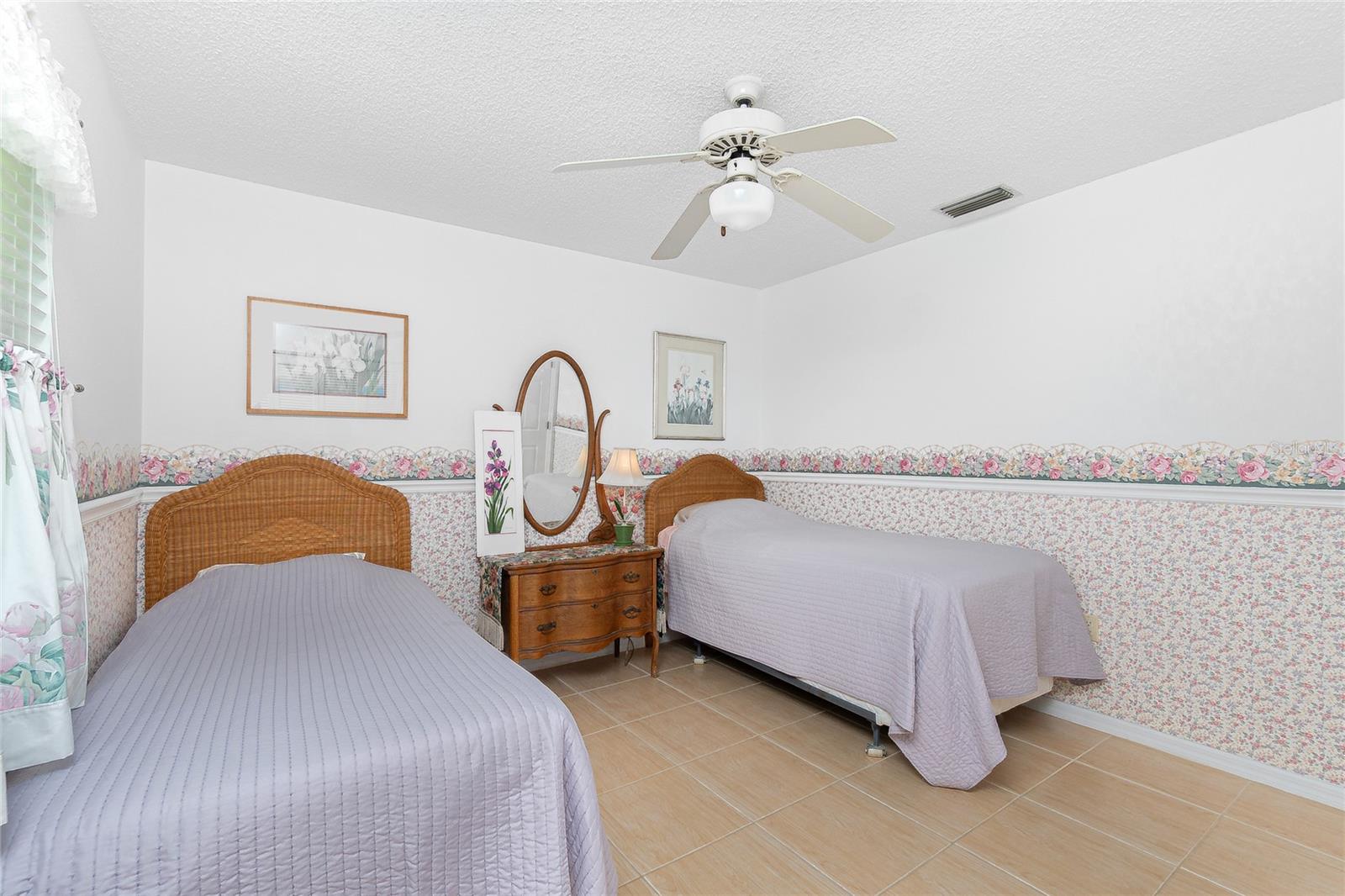 Image 27 of 46 For 9457 Heartwellville Avenue