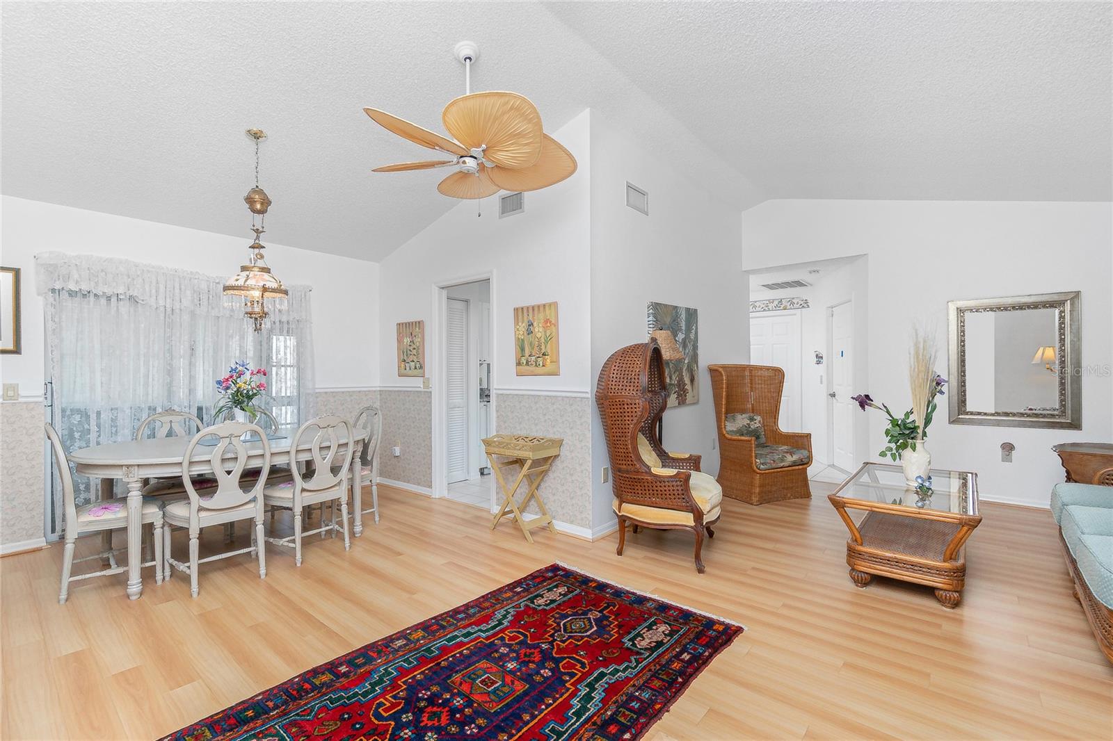 Image 4 of 46 For 9457 Heartwellville Avenue