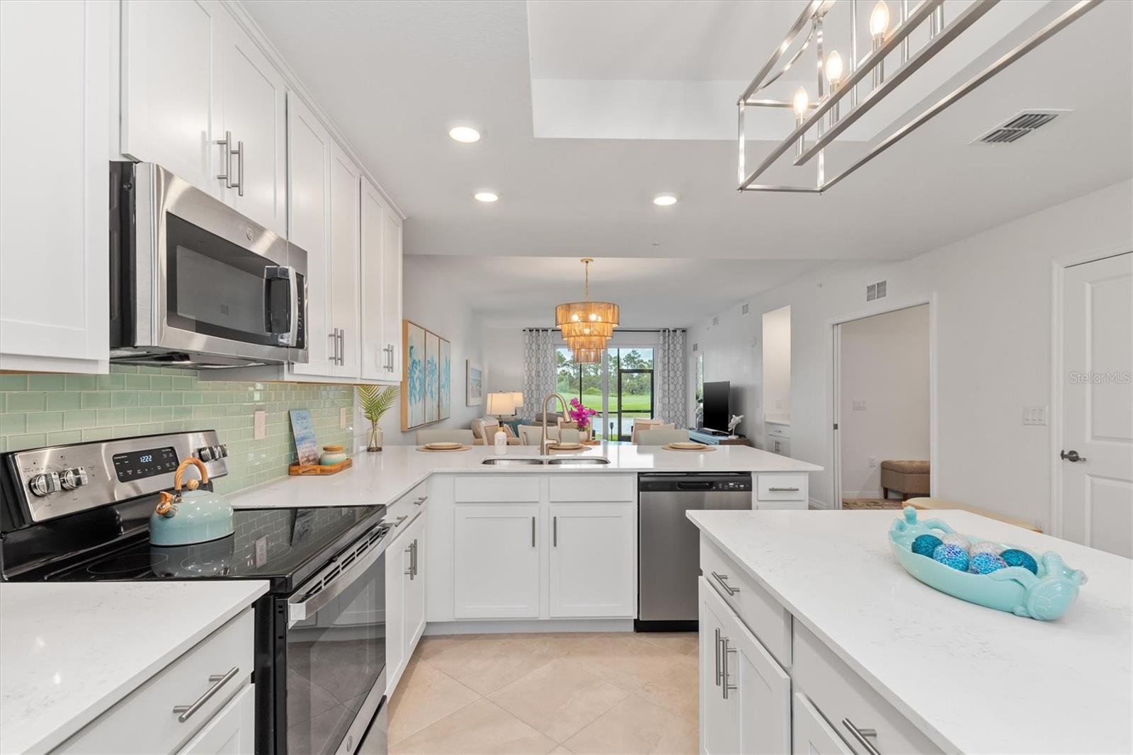Image 11 of 64 For 12470 Wellen Golf Street 107