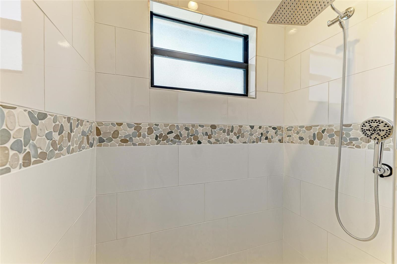 Image 47 of 76 For 15498 Seafoam Circle