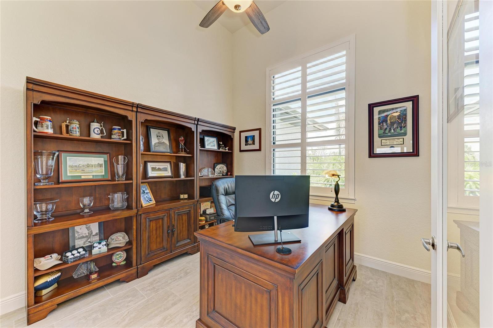 Image 9 of 76 For 15498 Seafoam Circle