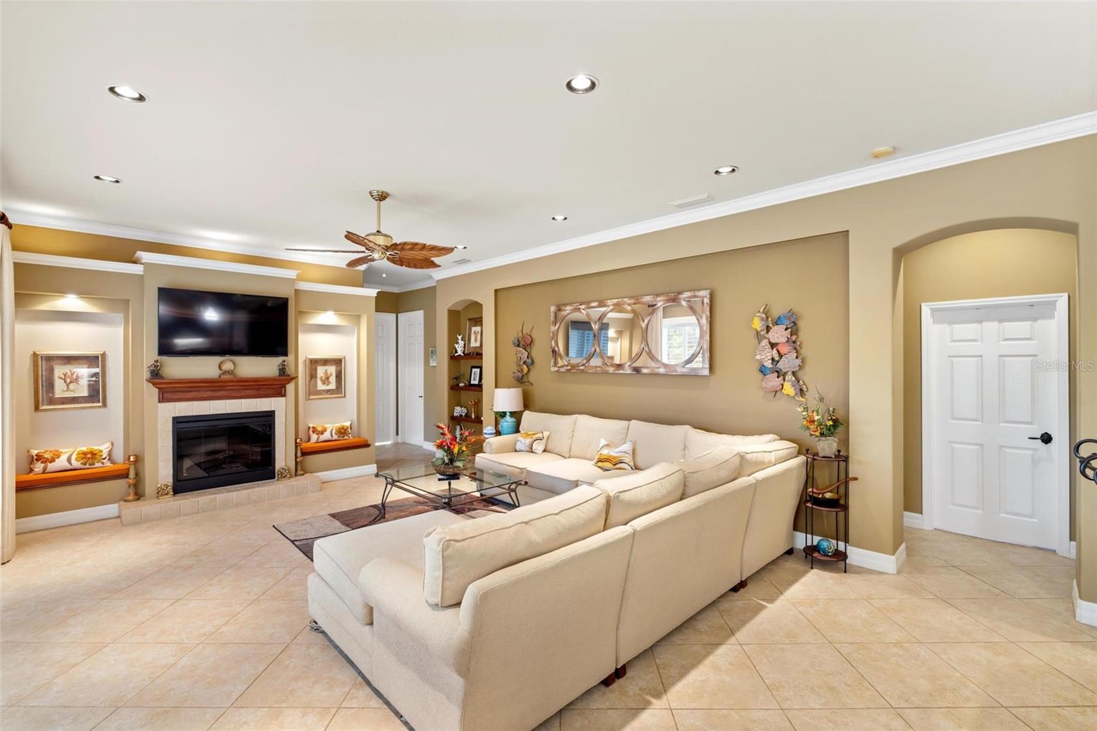 Image 20 of 74 For 1415 Bayshore Drive