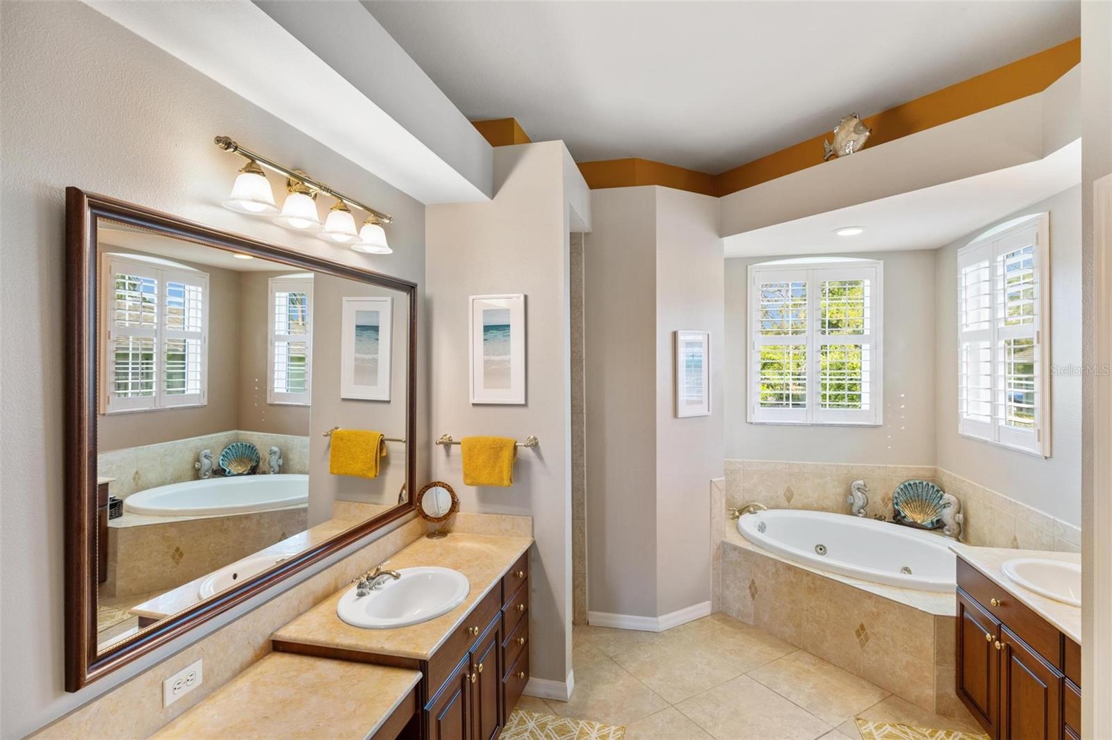 Image 31 of 74 For 1415 Bayshore Drive