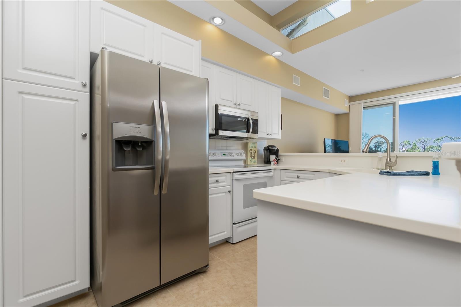 Image 10 of 80 For 8222 Harborside Circle 1