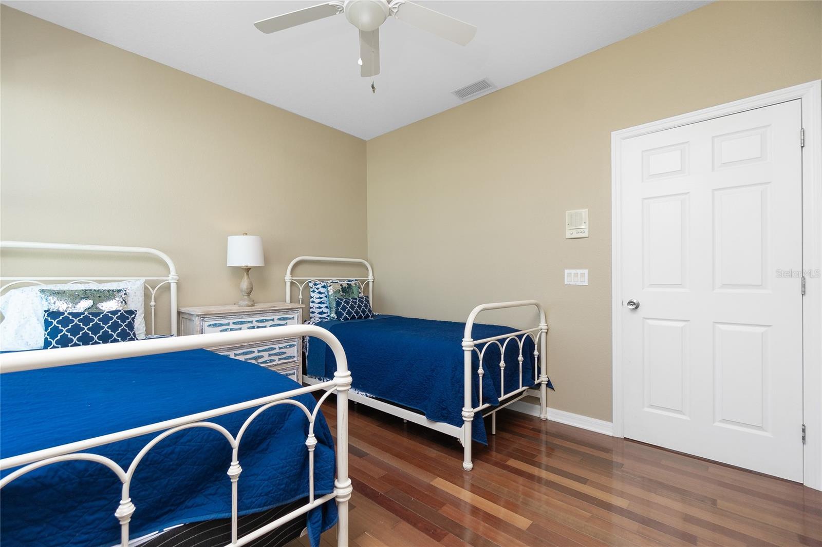Image 17 of 80 For 8222 Harborside Circle 1