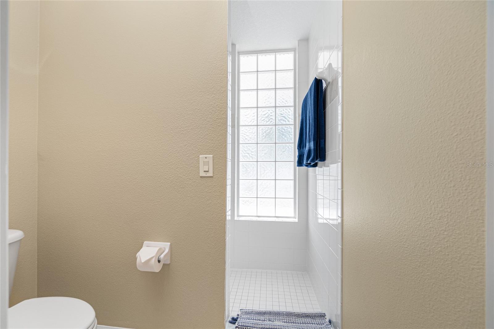 Image 27 of 80 For 8222 Harborside Circle 1