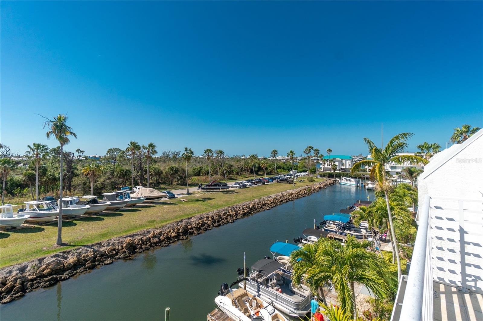 Image 43 of 80 For 8222 Harborside Circle 1
