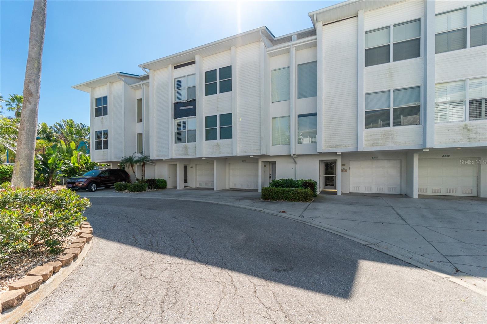Image 55 of 80 For 8222 Harborside Circle 1