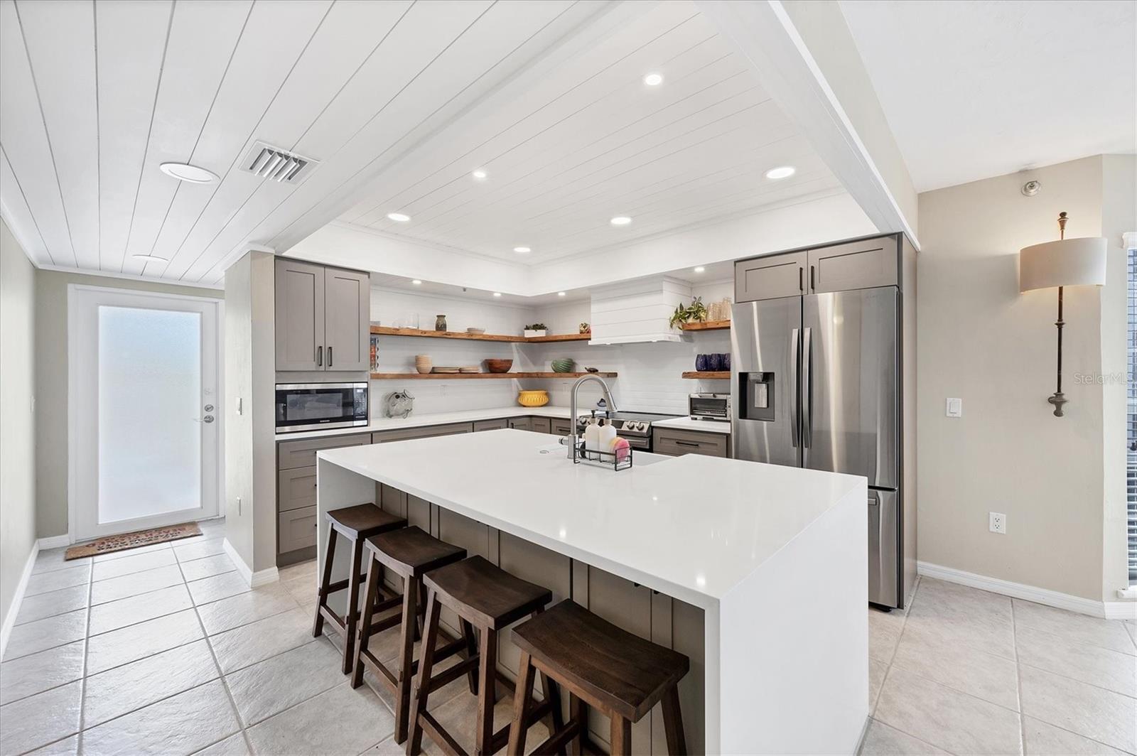 Image 11 of 54 For 7486 Palm Island Drive 2413