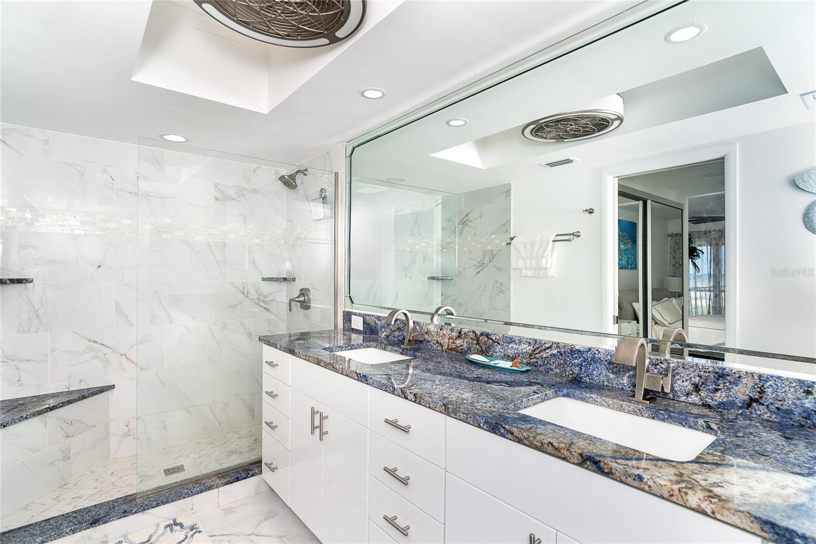 Image 27 of 34 For 7500 Palm Island Drive S 2111