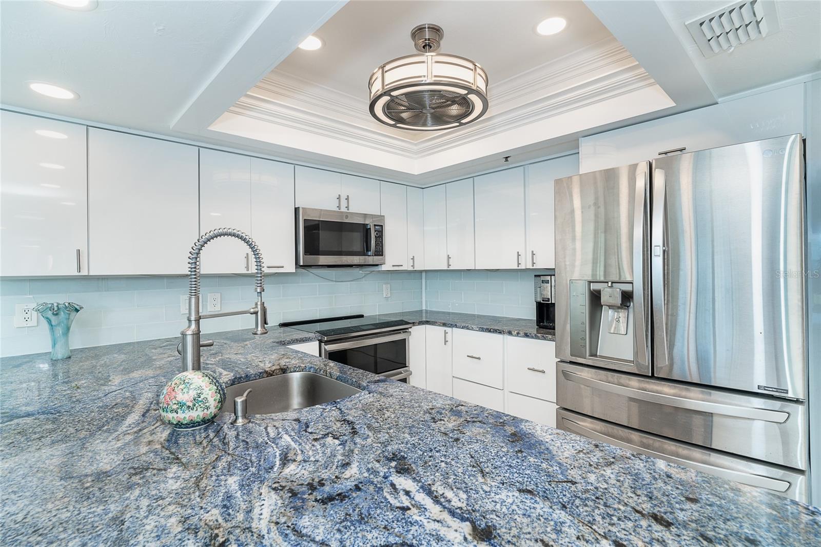 Image 9 of 34 For 7500 Palm Island Drive S 2111