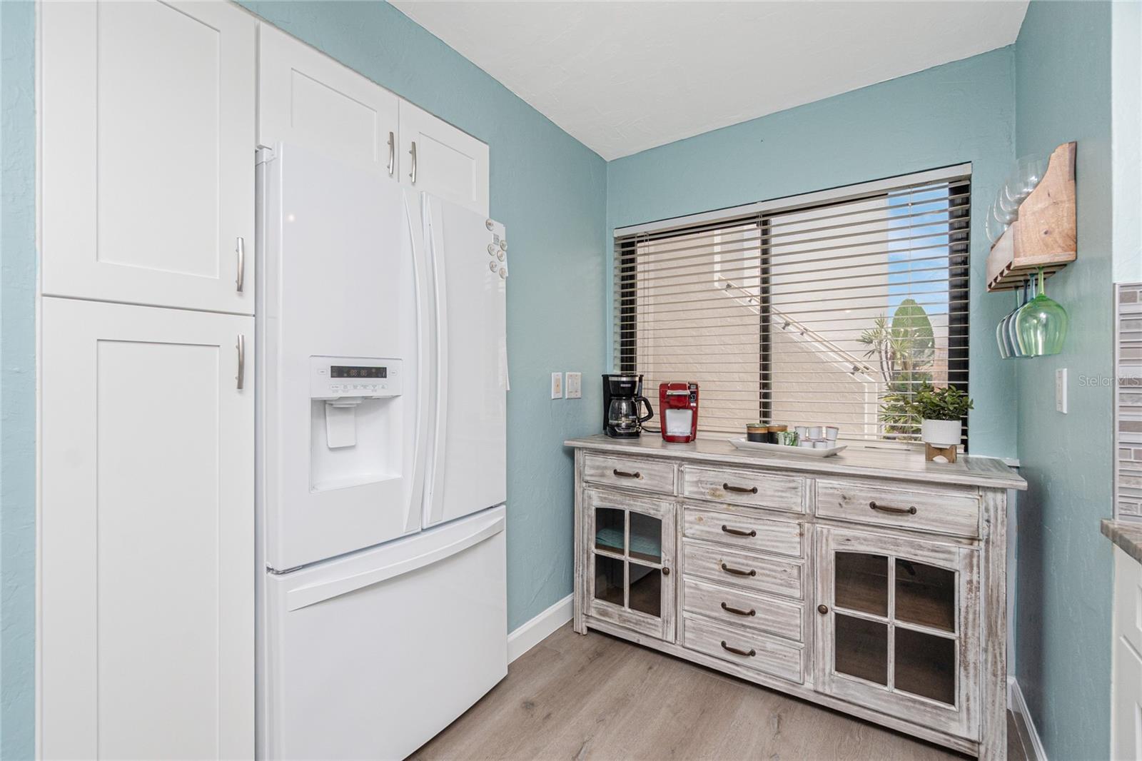 Image 15 of 43 For 2955 Beach Road A411
