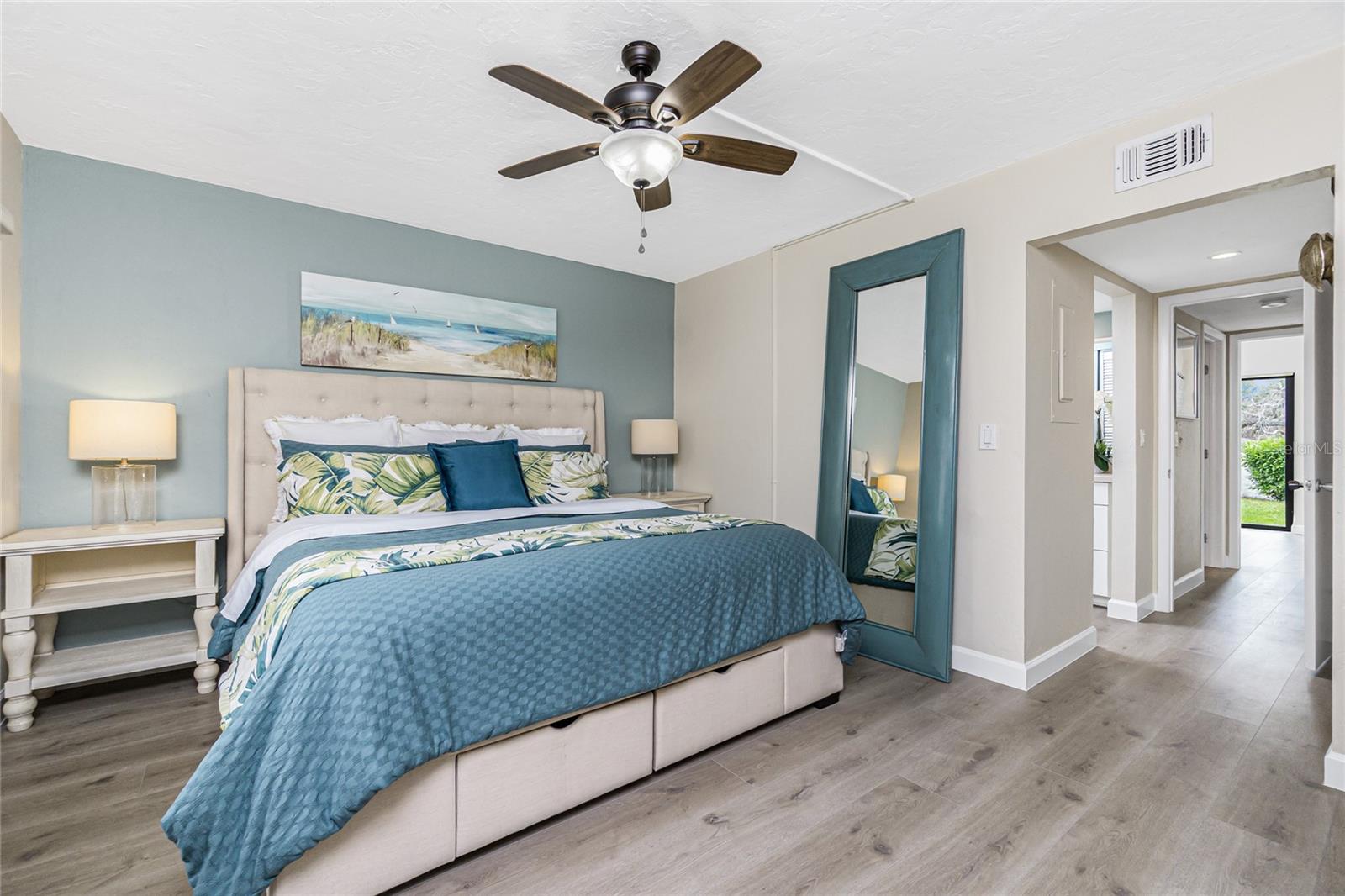Image 18 of 43 For 2955 Beach Road A411