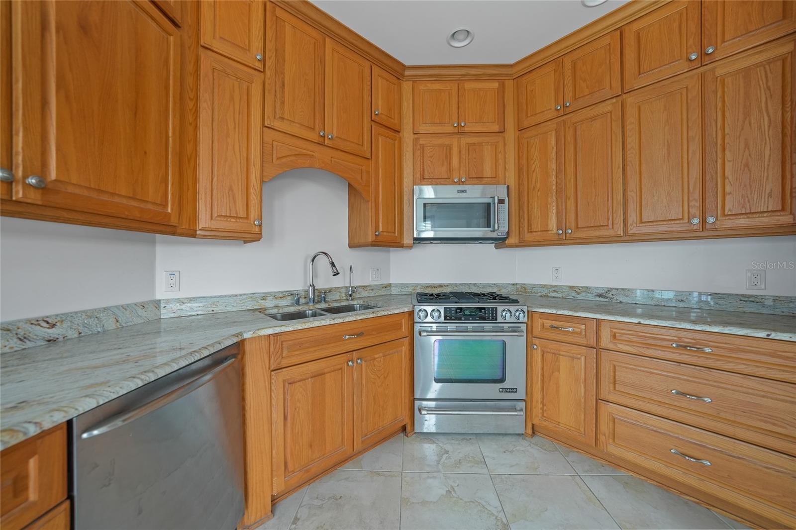 Image 10 of 60 For 21519 Edgewater Drive