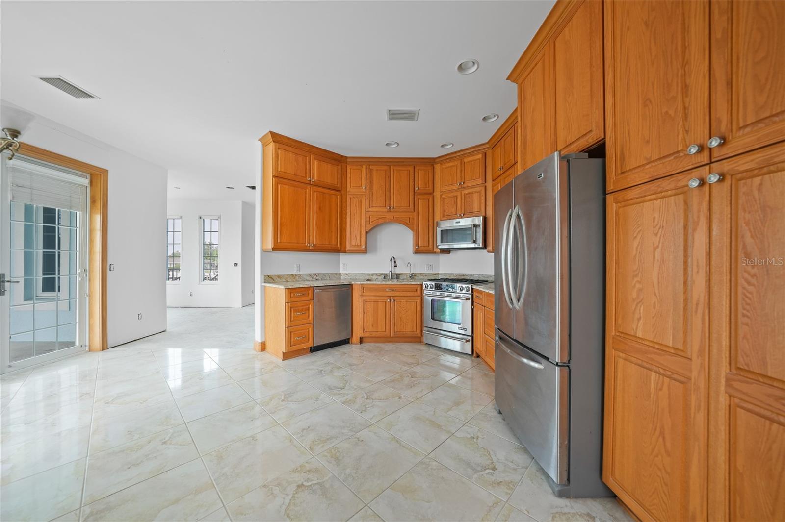 Image 11 of 60 For 21519 Edgewater Drive