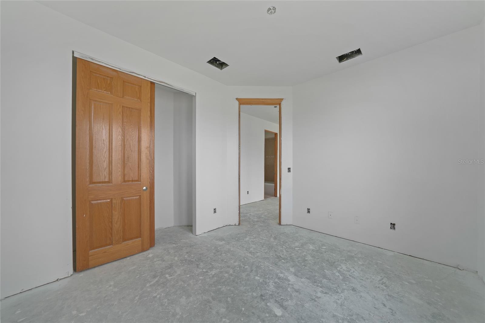 Image 14 of 60 For 21519 Edgewater Drive