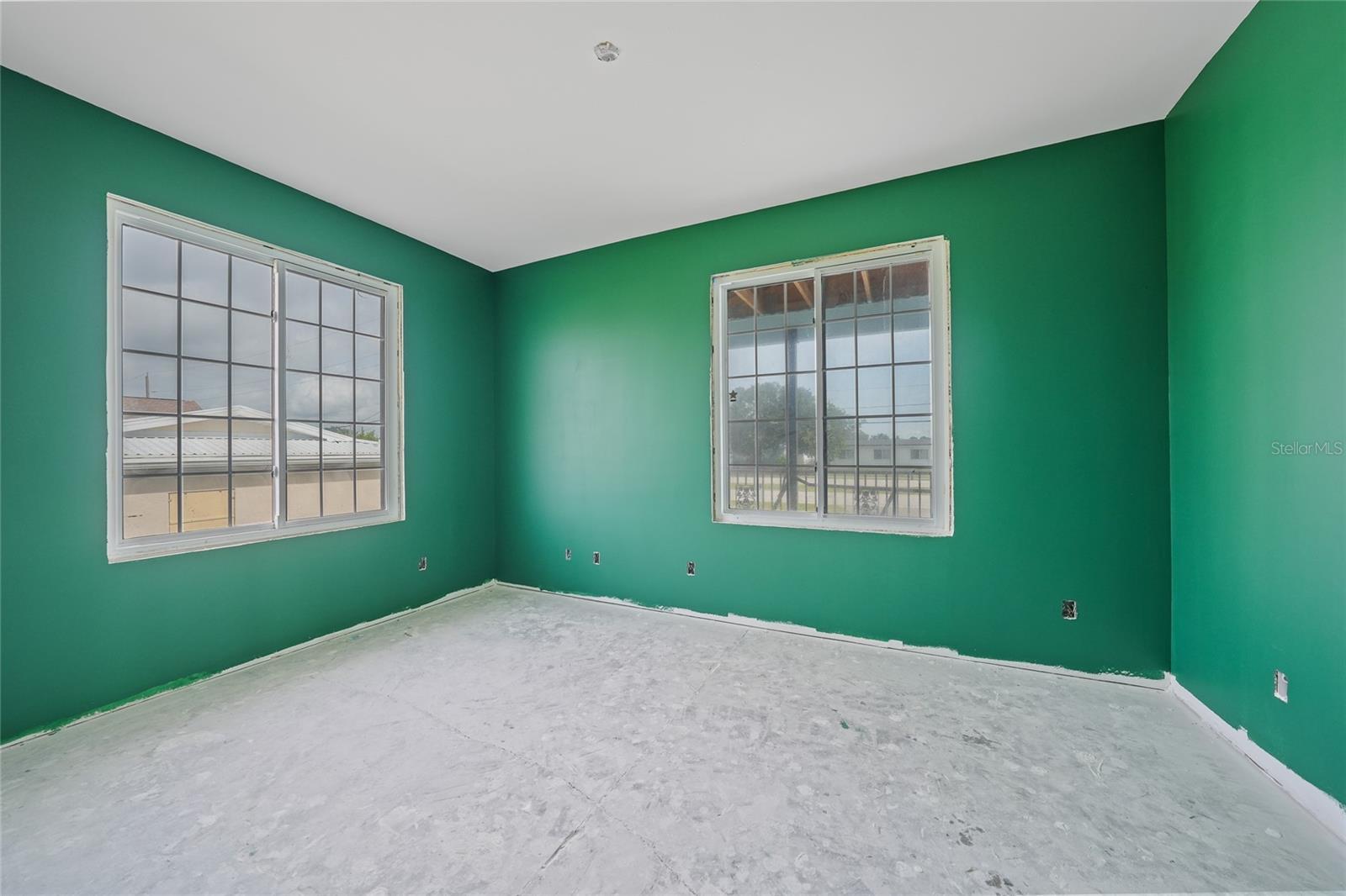 Image 18 of 60 For 21519 Edgewater Drive