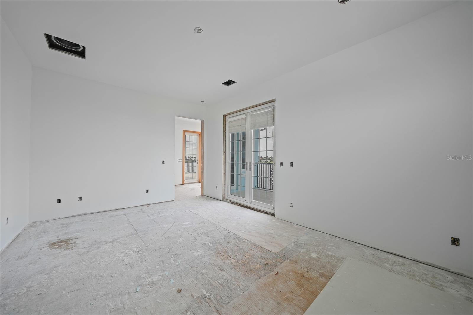 Image 22 of 60 For 21519 Edgewater Drive