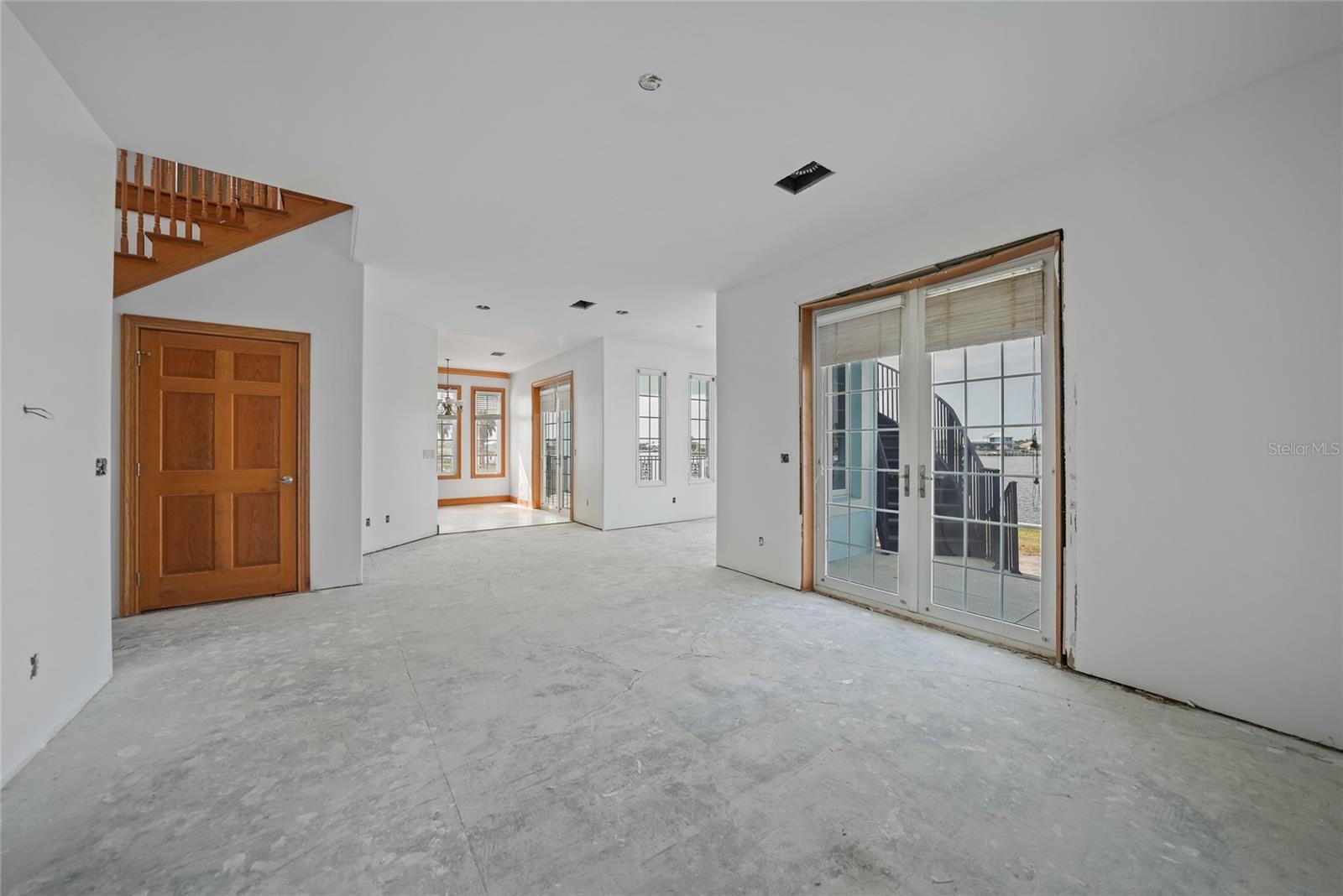 Image 6 of 60 For 21519 Edgewater Drive