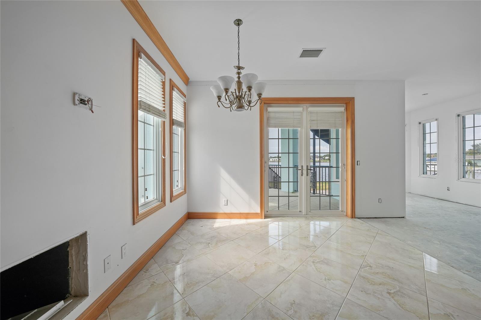 Image 8 of 60 For 21519 Edgewater Drive