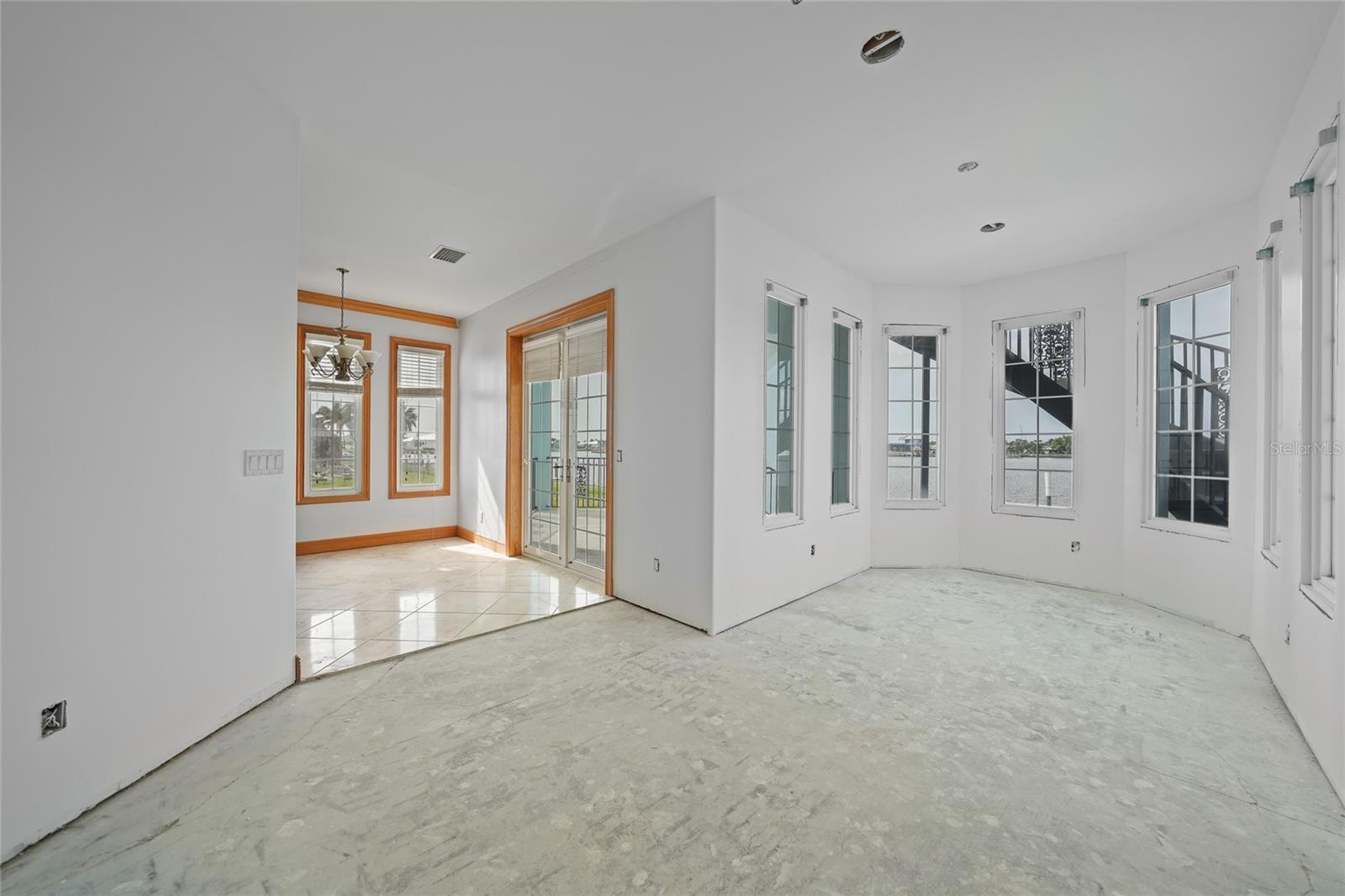 Image 9 of 60 For 21519 Edgewater Drive
