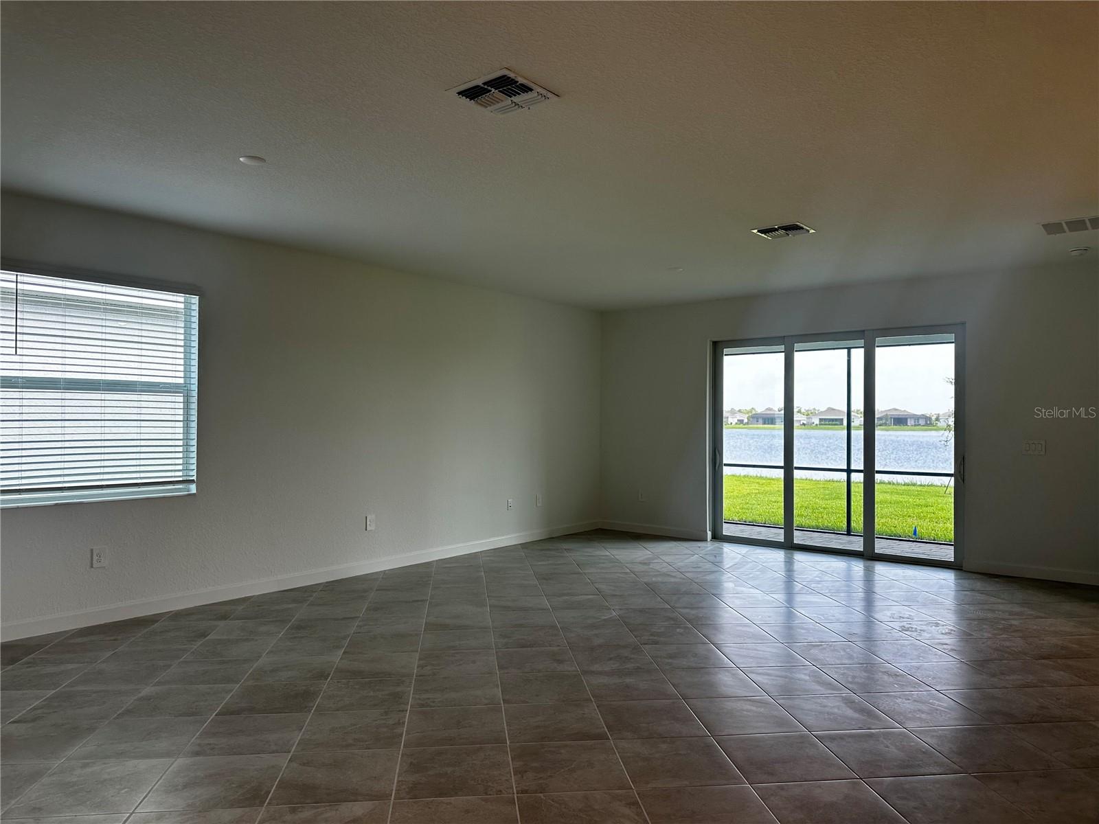 Image 4 of 22 For 8372 Waterscape Road