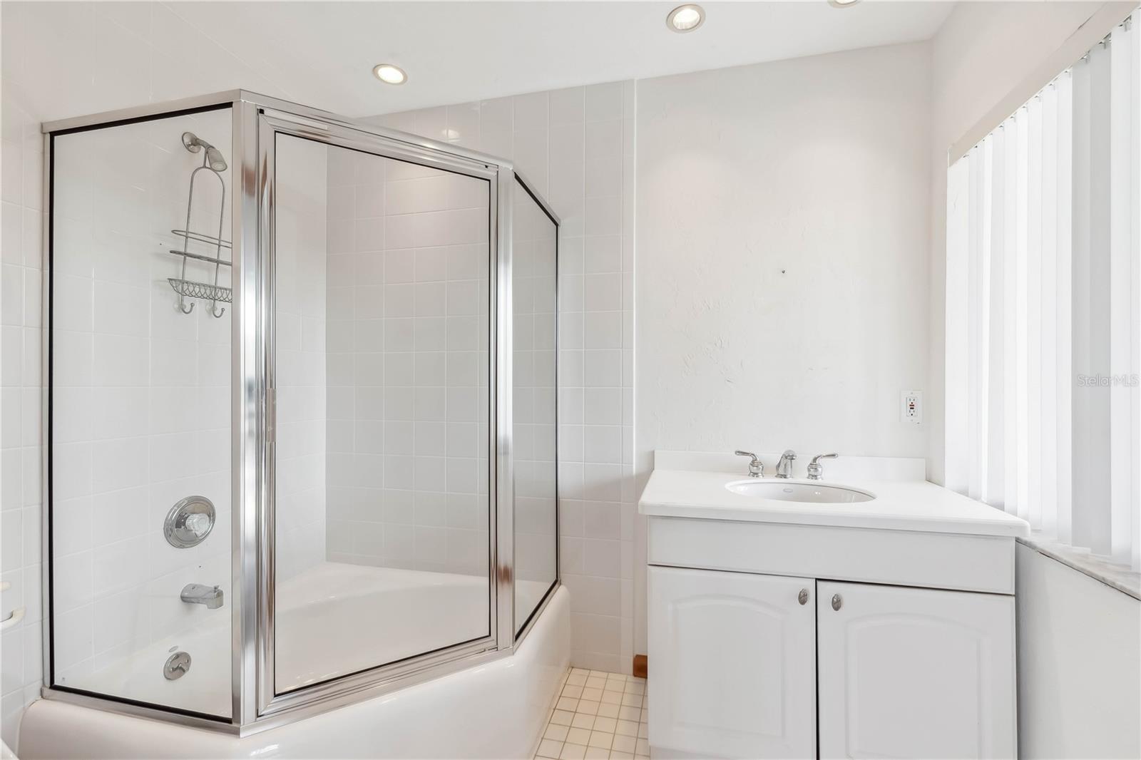 Image 11 of 24 For 4190 Loomis Avenue