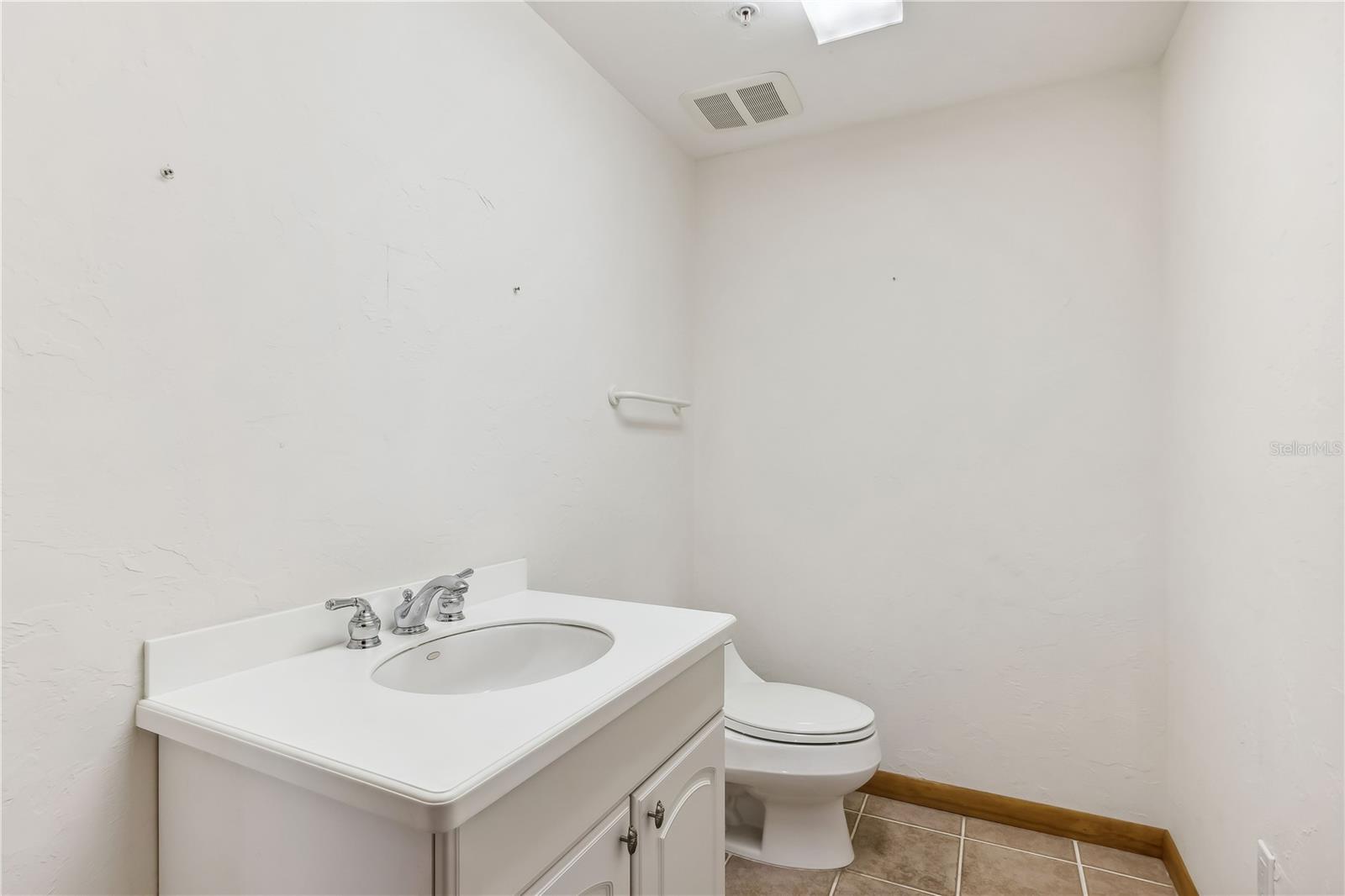 Image 15 of 24 For 4190 Loomis Avenue