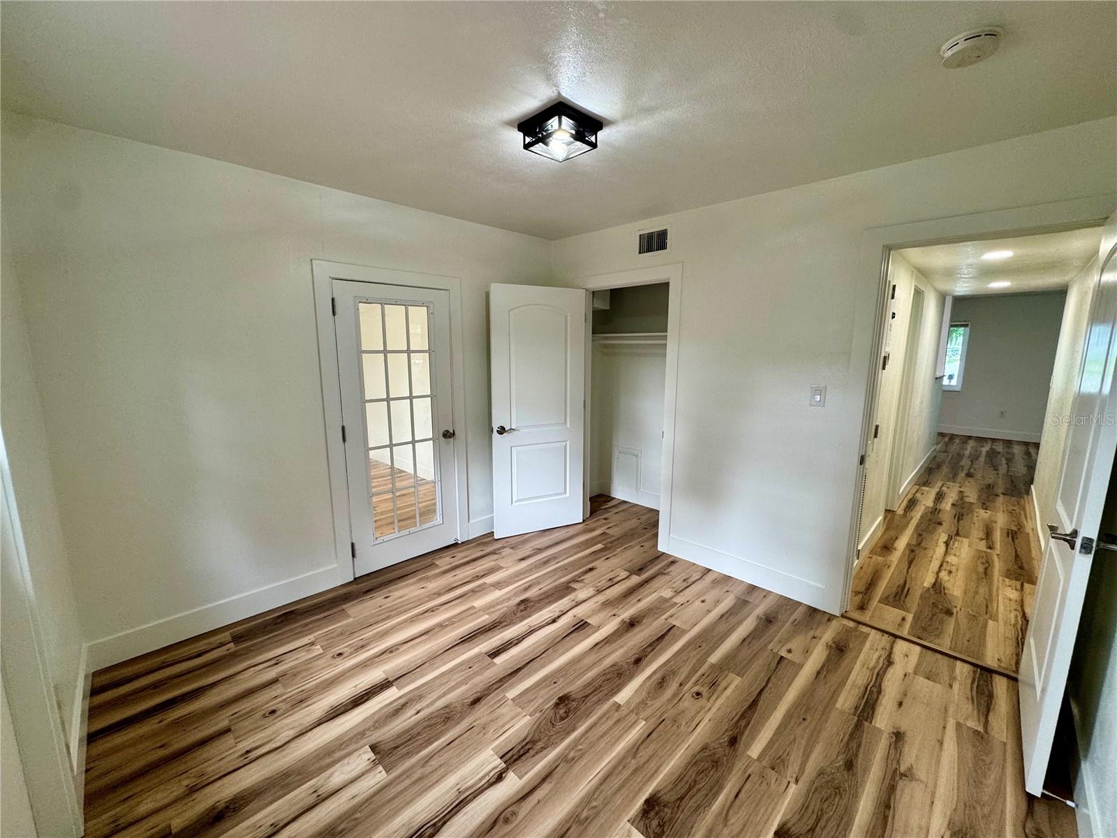 Image 13 of 28 For 300 Dalton Blvd Boulevard