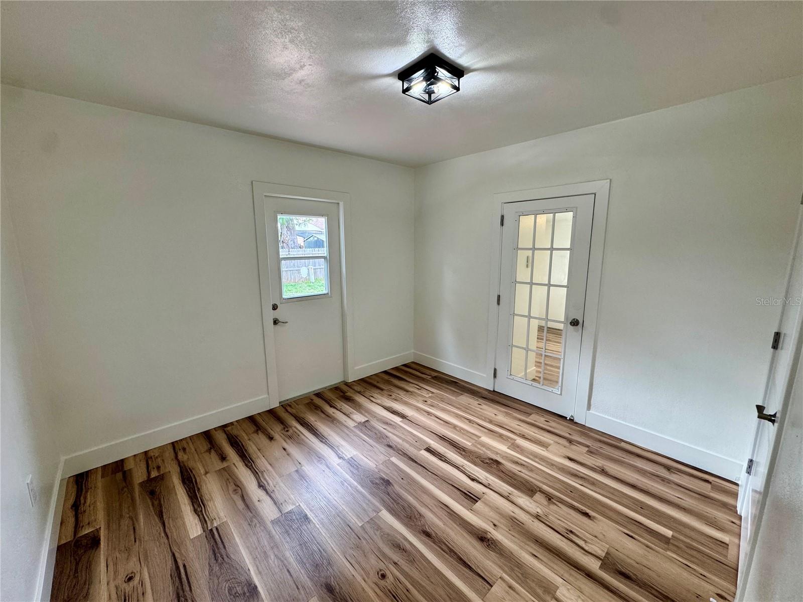 Image 14 of 28 For 300 Dalton Blvd Boulevard