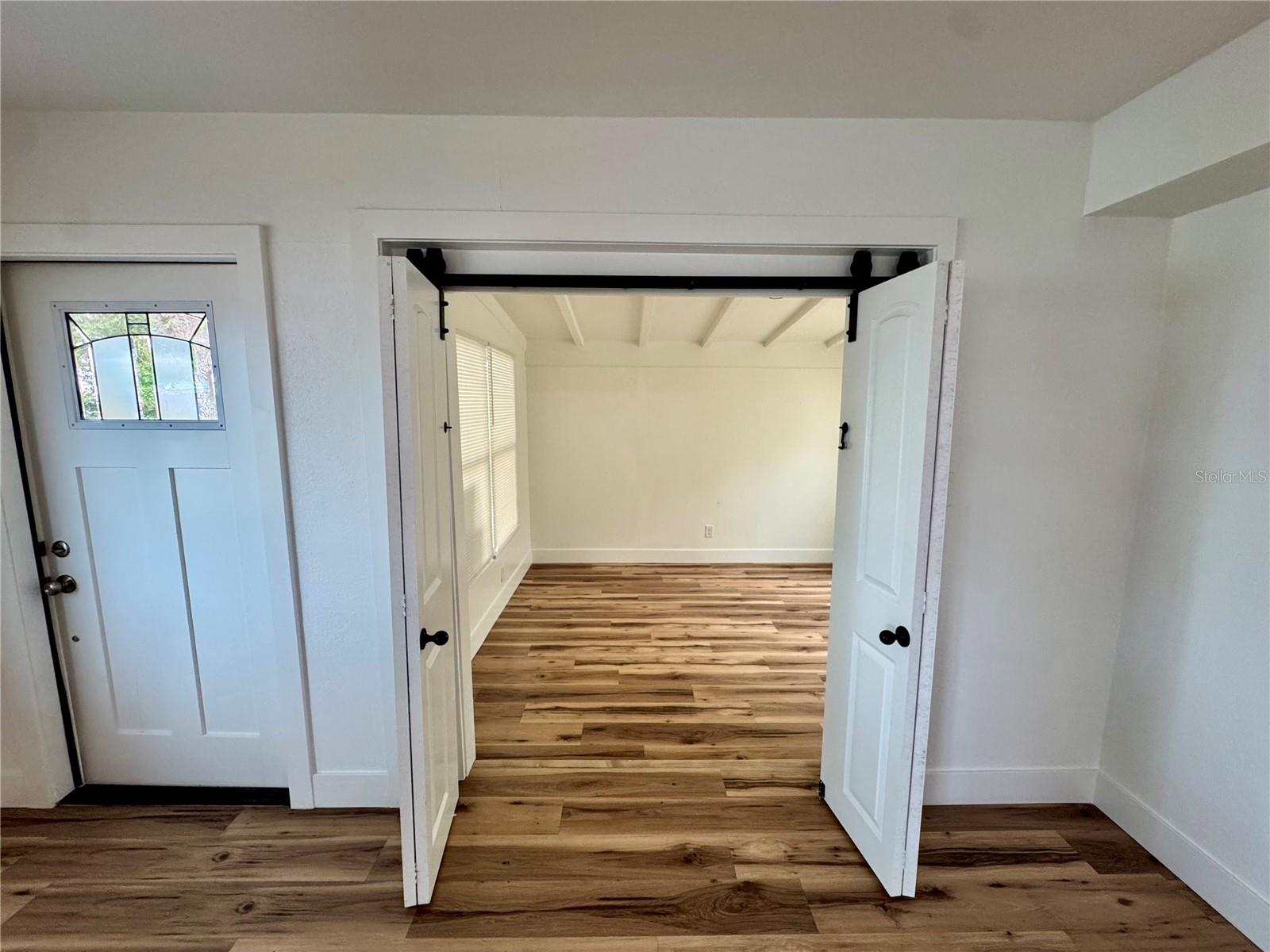 Image 7 of 28 For 300 Dalton Blvd Boulevard