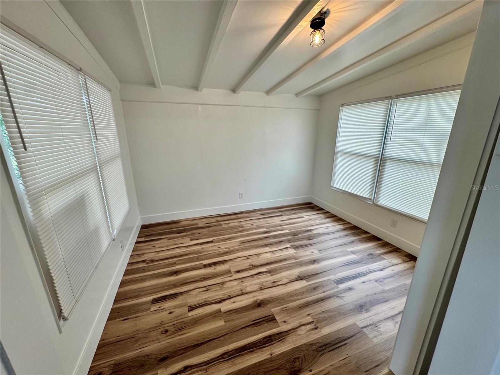 Image 8 of 28 For 300 Dalton Blvd Boulevard