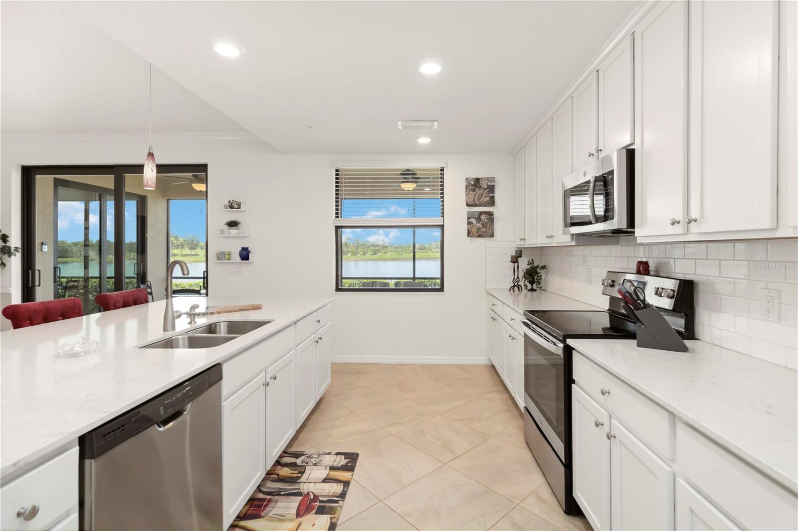 Image 16 of 100 For 10801 Tarflower Drive 102