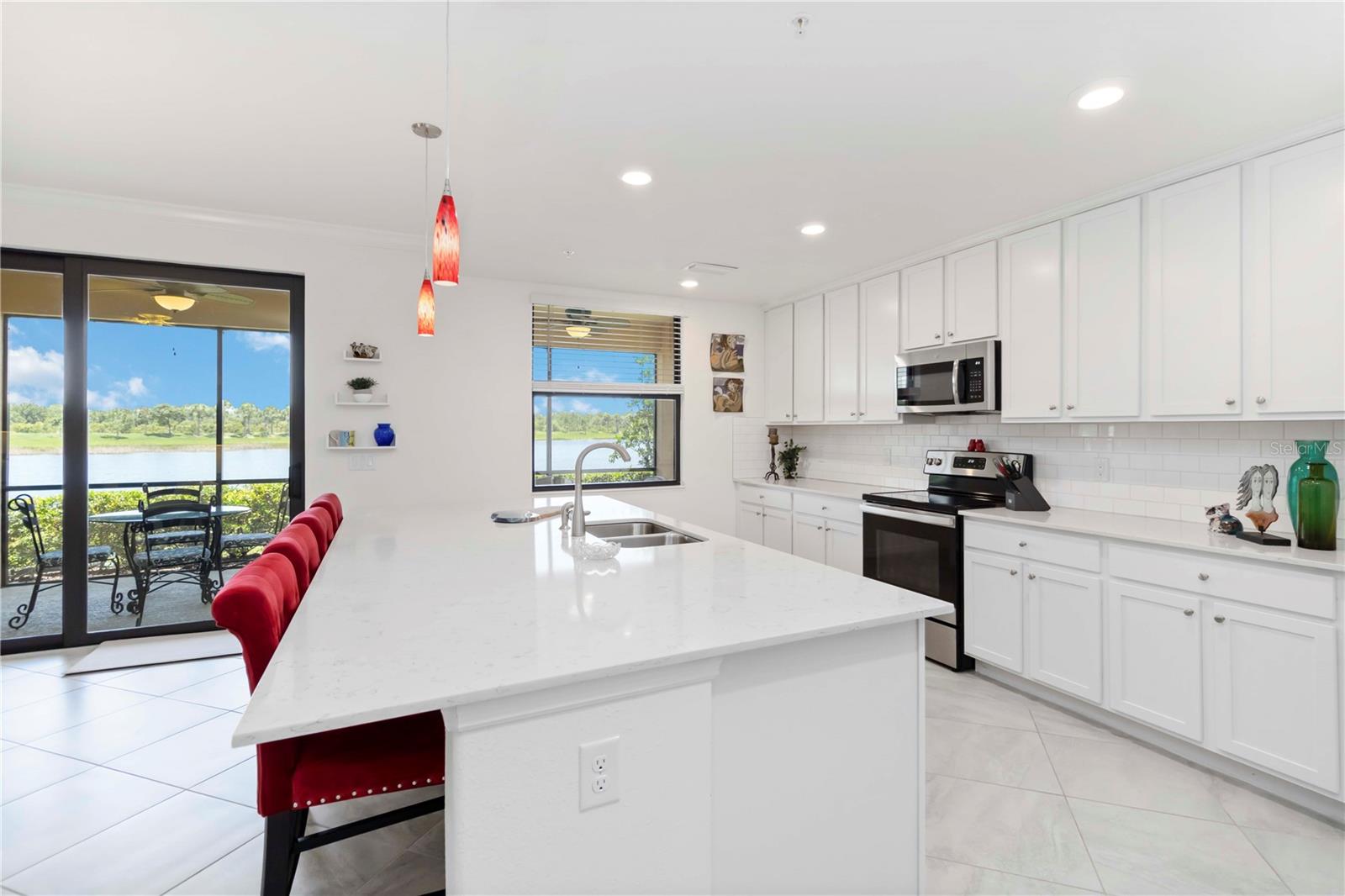 Image 19 of 100 For 10801 Tarflower Drive 102