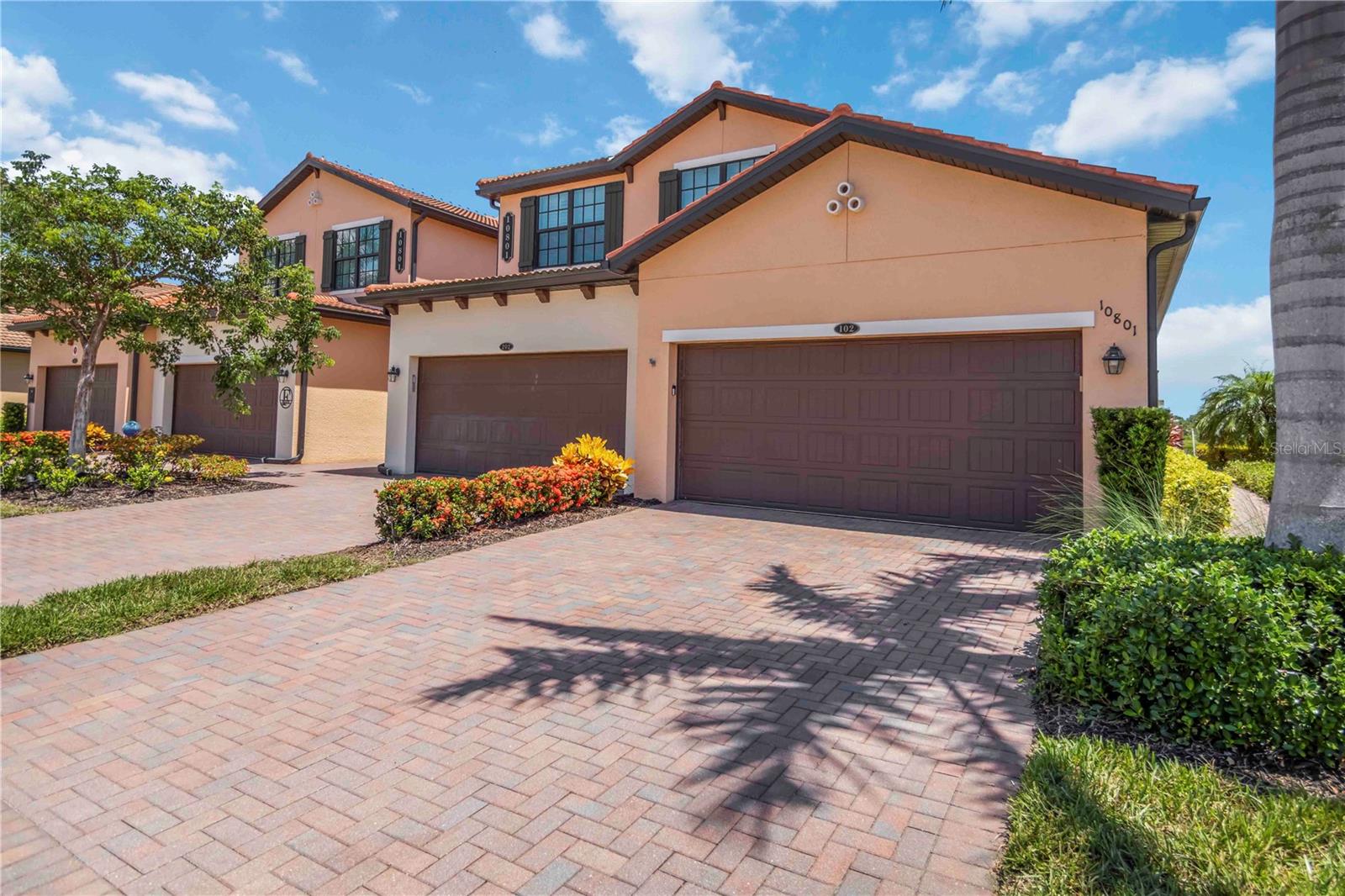 Image 2 of 100 For 10801 Tarflower Drive 102