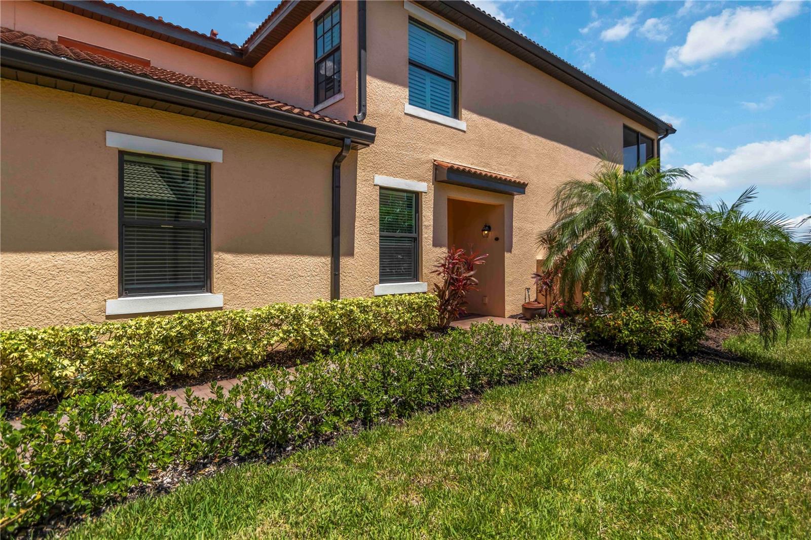 Image 43 of 100 For 10801 Tarflower Drive 102