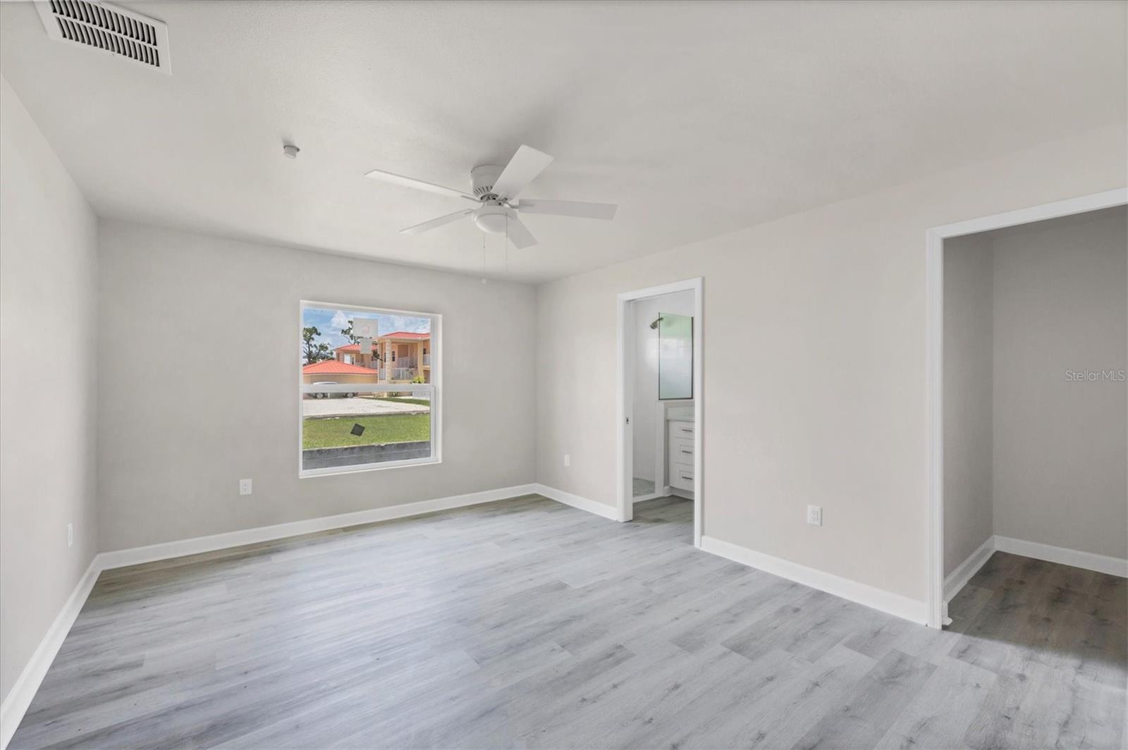 Image 14 of 53 For 234 Boundary Boulevard 3
