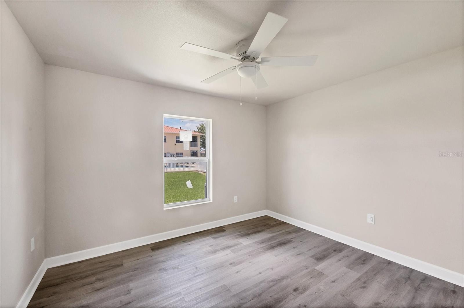 Image 30 of 53 For 234 Boundary Boulevard 3