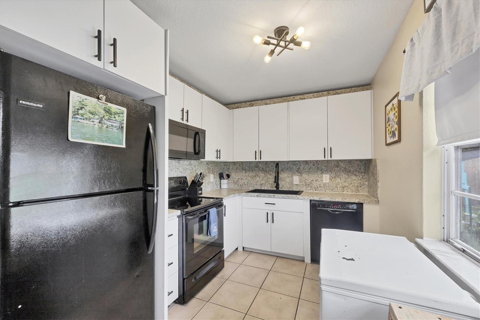 Image 15 of 38 For 7590 Lyncrest Street