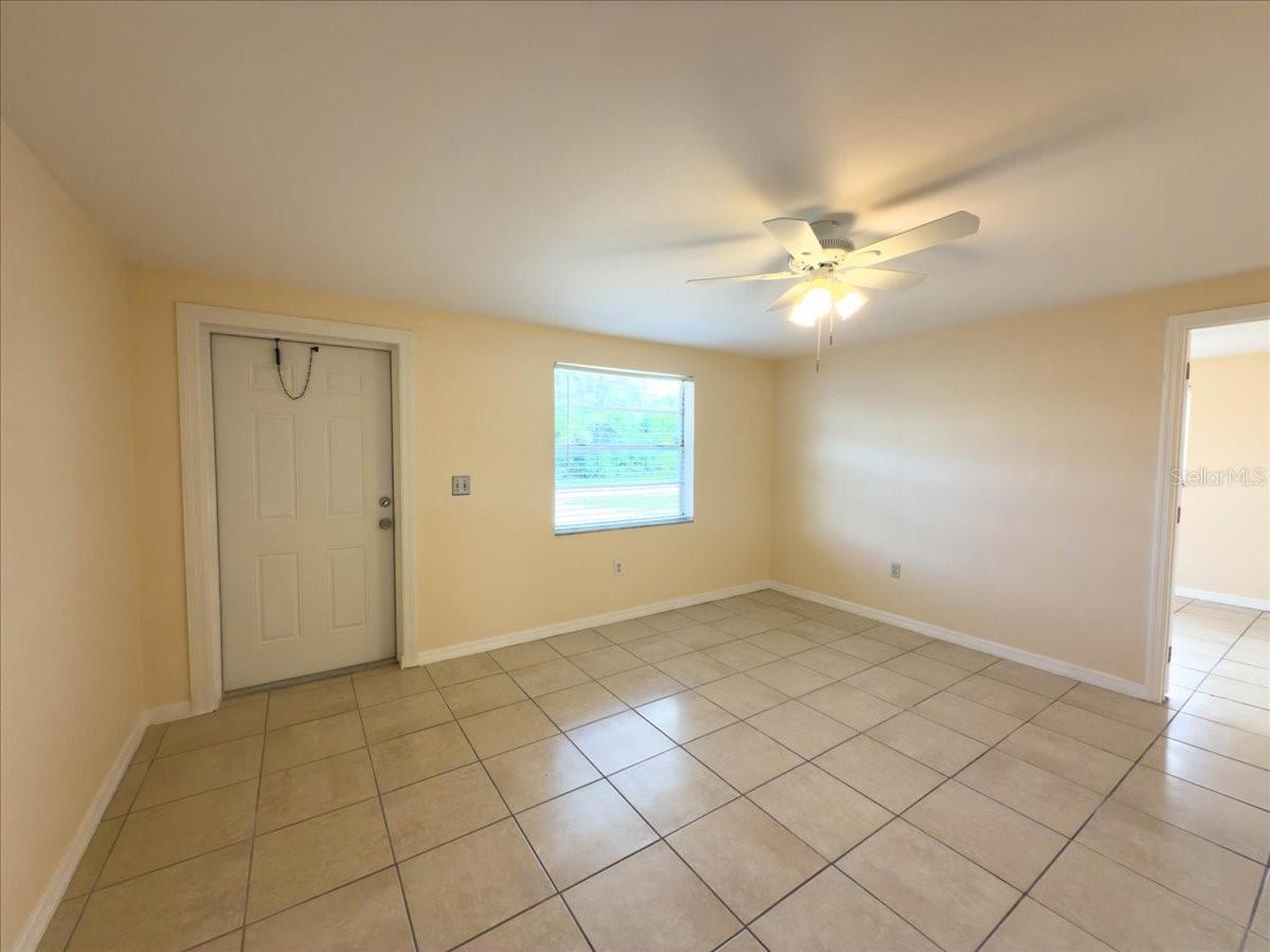 Image 4 of 14 For 11432 Poplin Avenue A