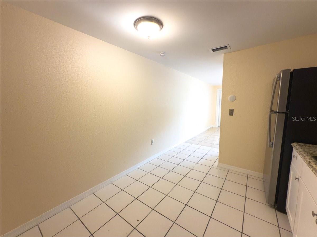 Image 7 of 14 For 11432 Poplin Avenue A